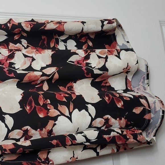 Eclipse Black and Floral Zipper Front Tank Top XXL - Picture 3 of 10